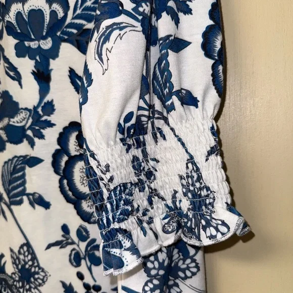 Elegant Blue Floral Women's Blouse - Picture 4 of 6